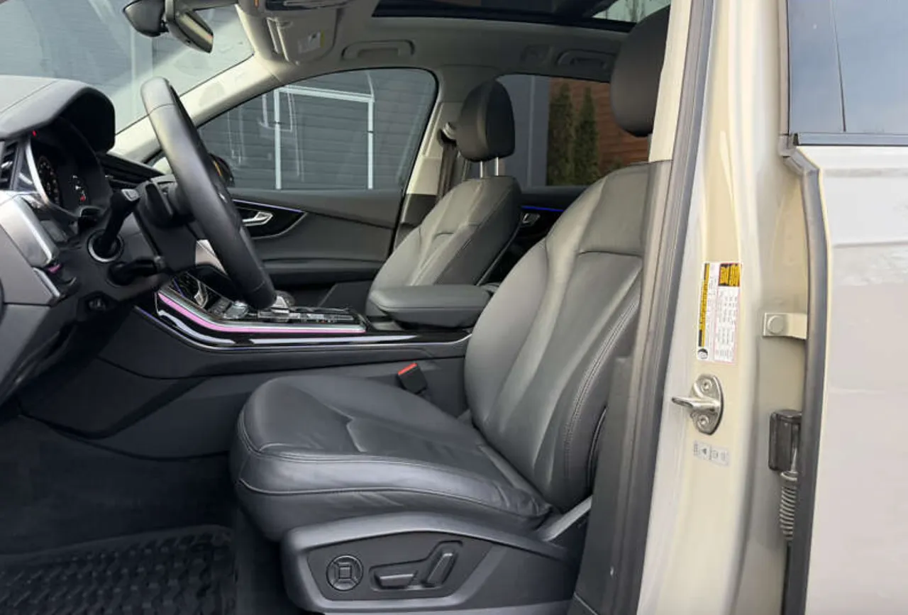 Audi Q7 - фото 9