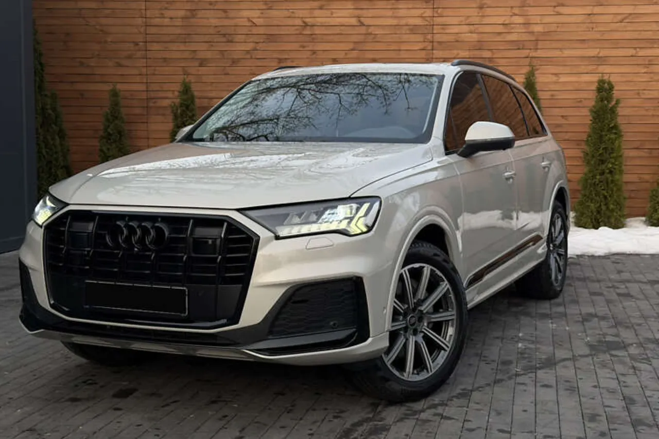 Audi Q7 - фото 2