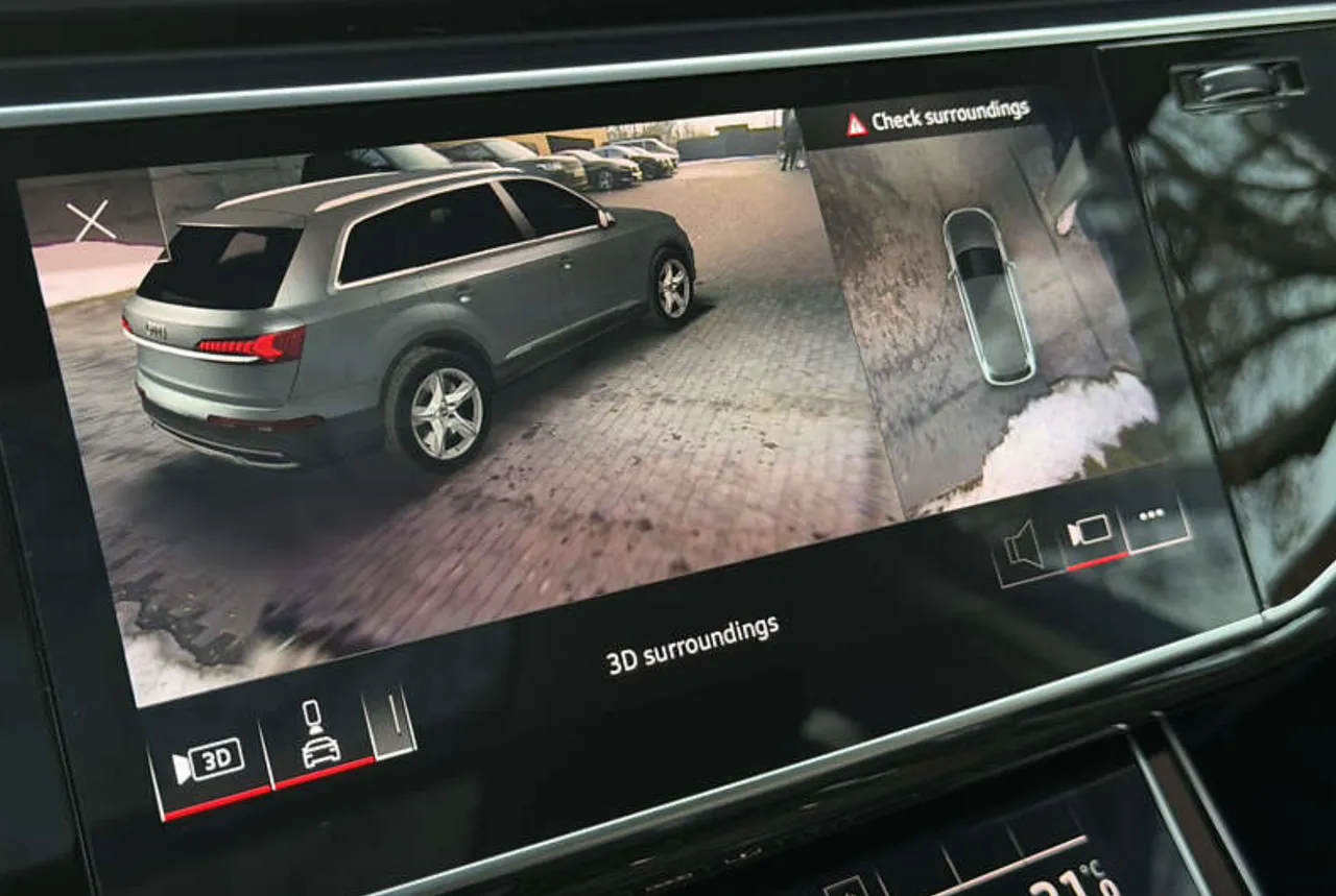 Audi Q7 - фото 11