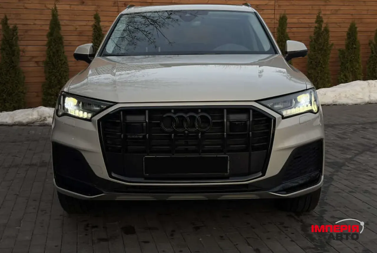 Audi Q7 - фото 1