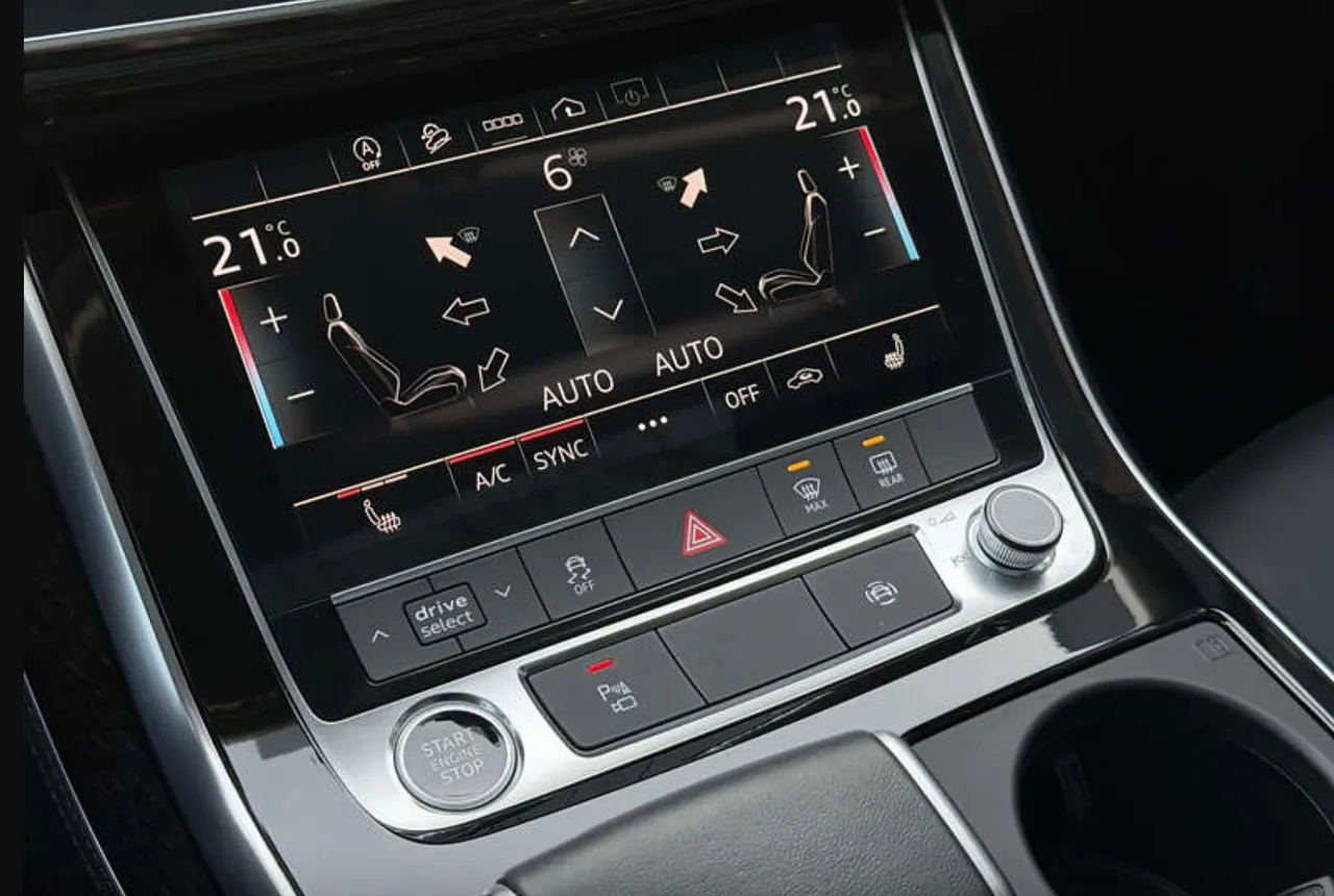 Audi Q7 - фото 12