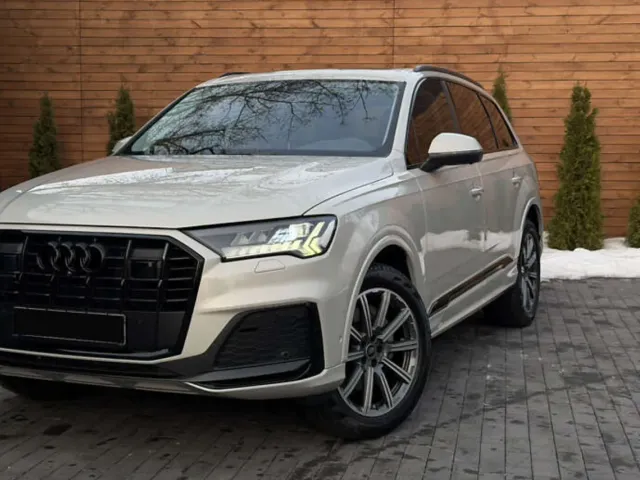 Audi Q7 - фото 2