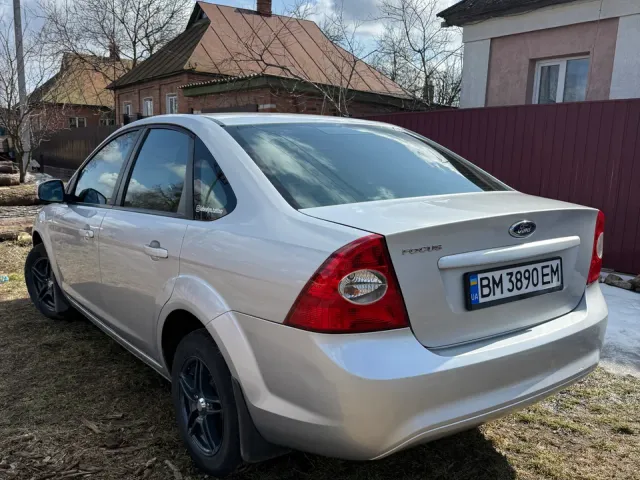 Ford Focus - фото 1