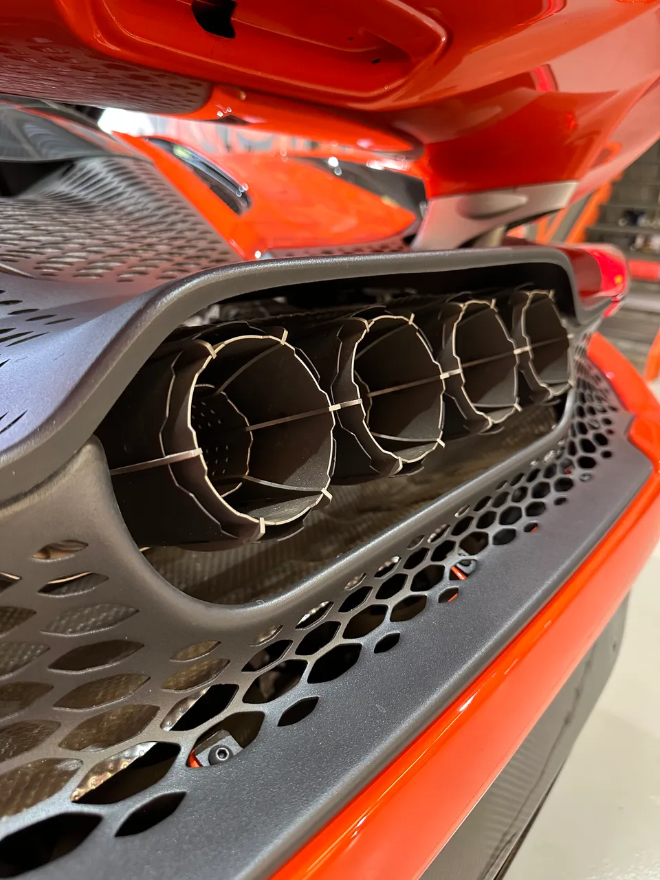 McLaren 765LT - фото 3