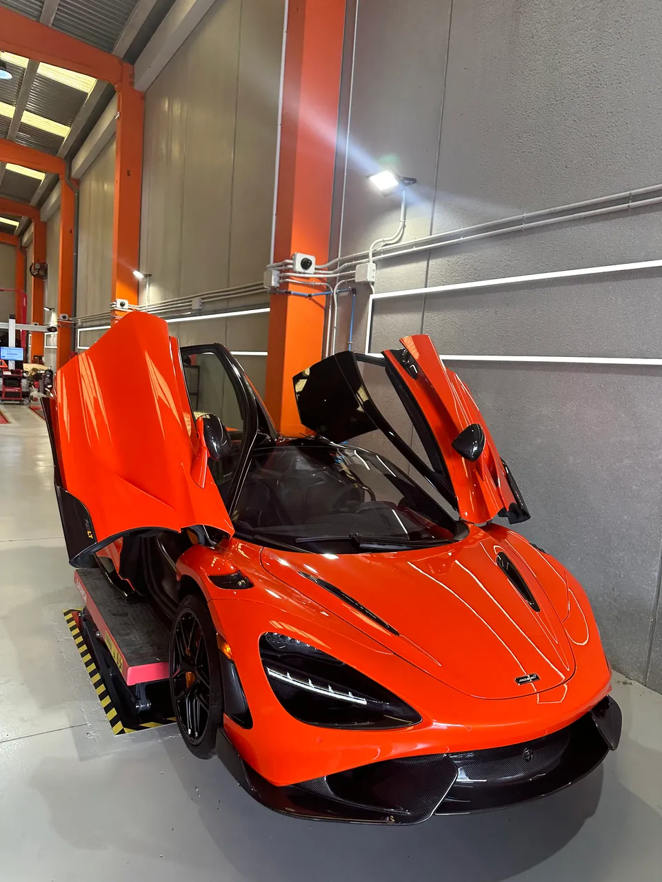 McLaren 765LT - фото 2