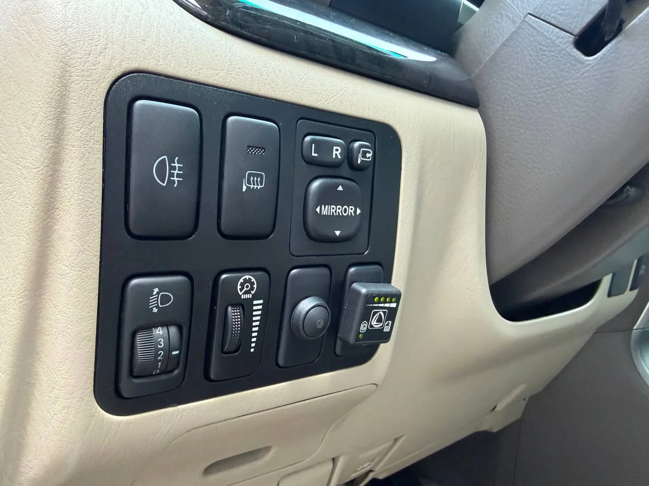 Toyota Land Cruiser Prado - фото 8