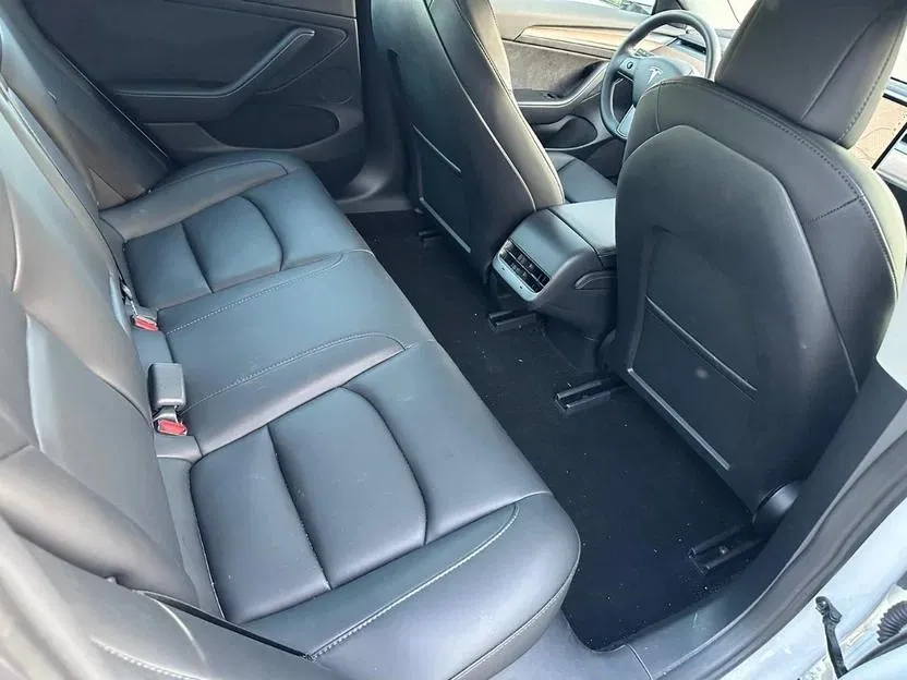 Tesla Model 3 - фото 6