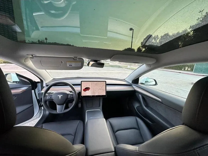 Tesla Model 3 - фото 3