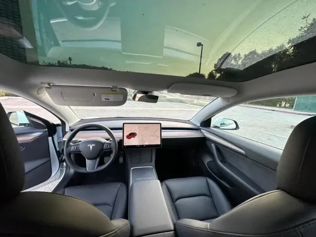 Tesla Model 3 - фото 3