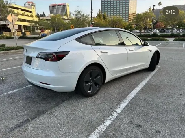 Tesla Model 3 - фото 2