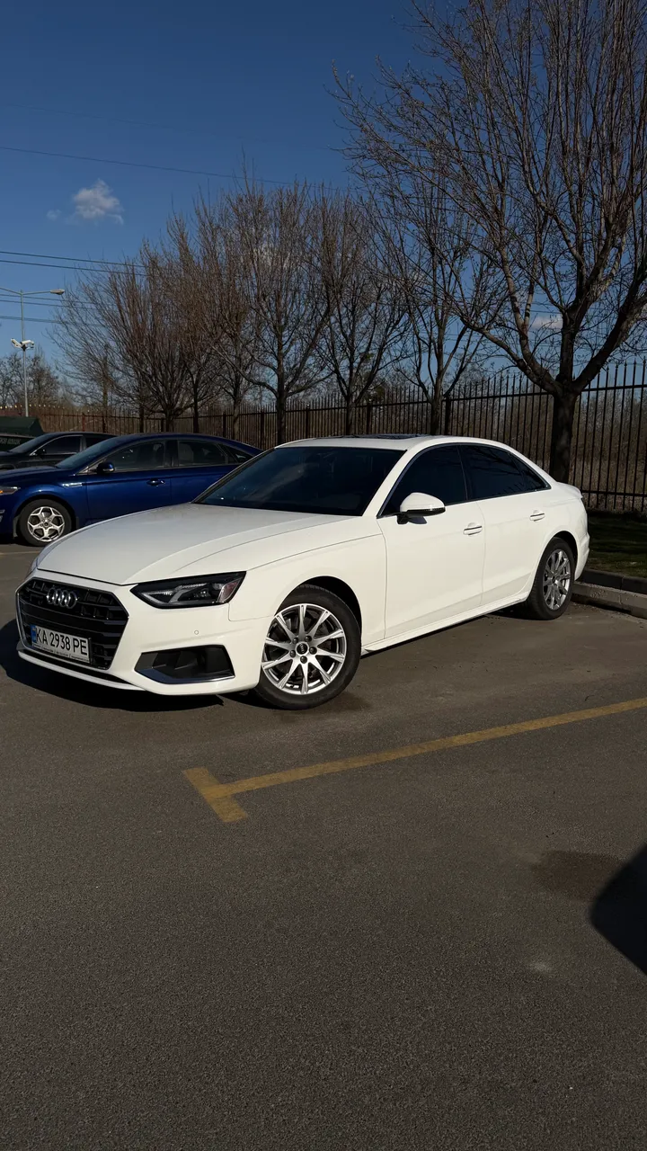 Audi A4 - фото 7