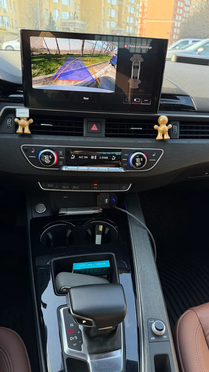 Audi A4 - фото 10