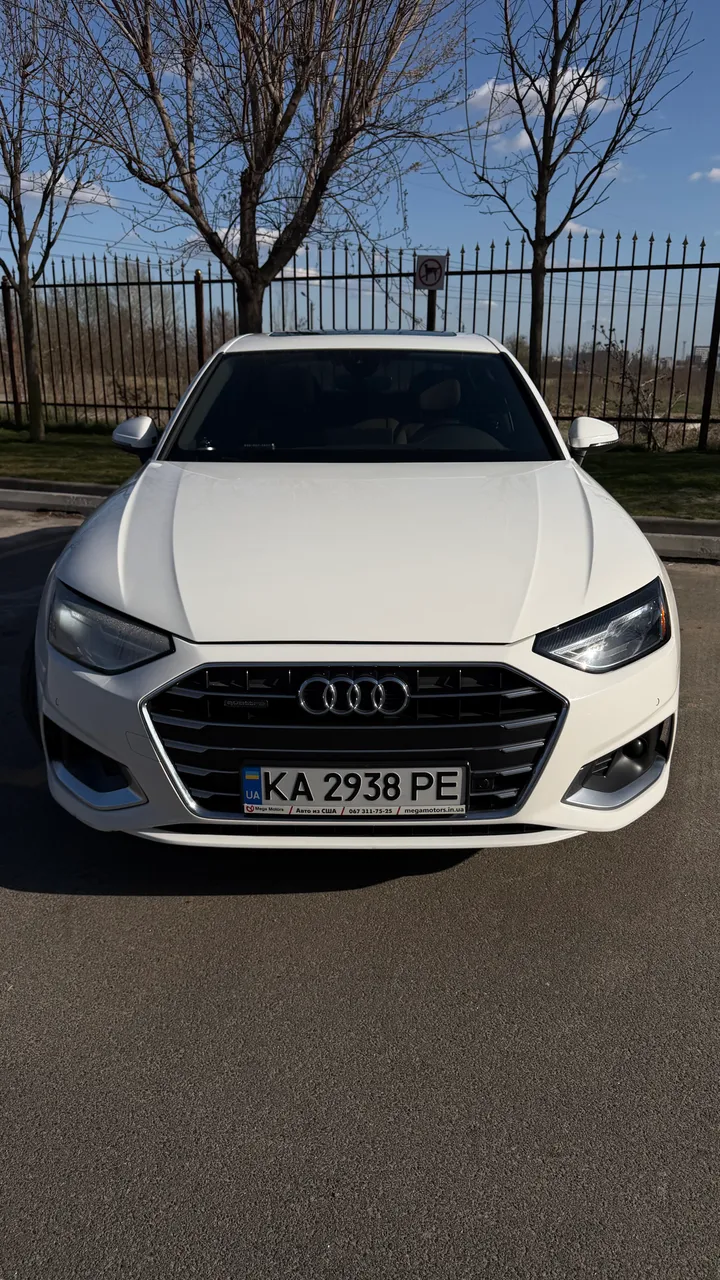 Audi A4 - фото 5