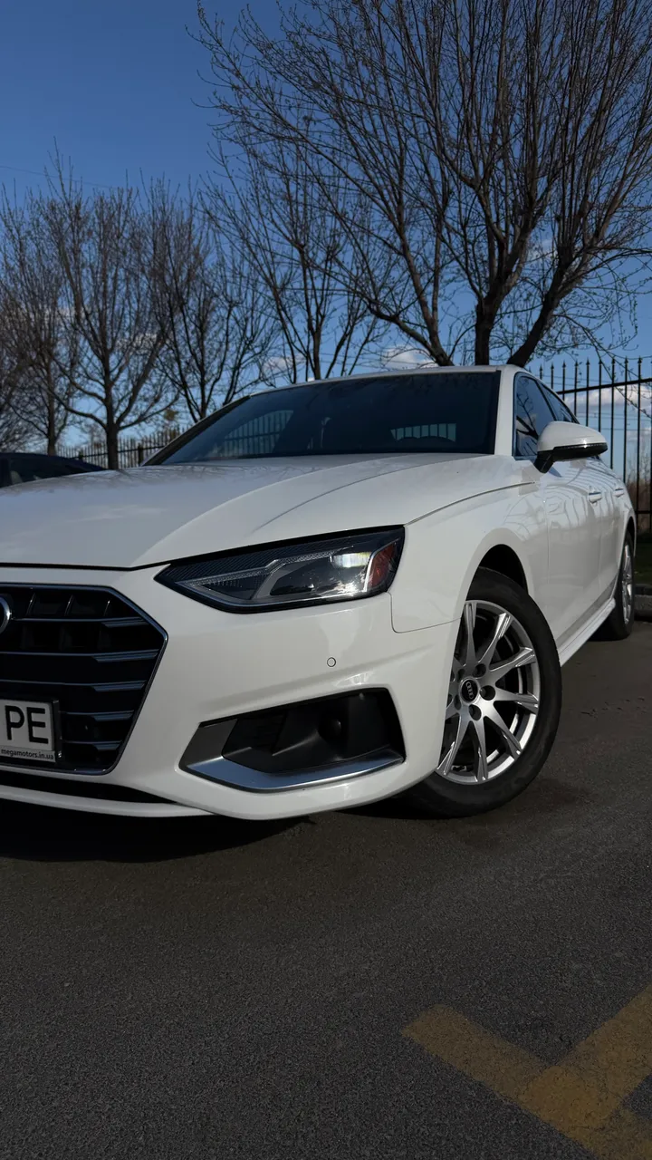 Audi A4 - фото 1