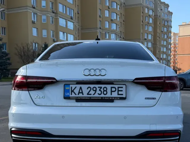 Audi A4 - фото 4