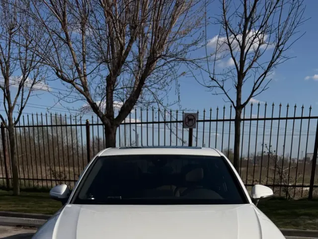 Audi A4 - фото 5