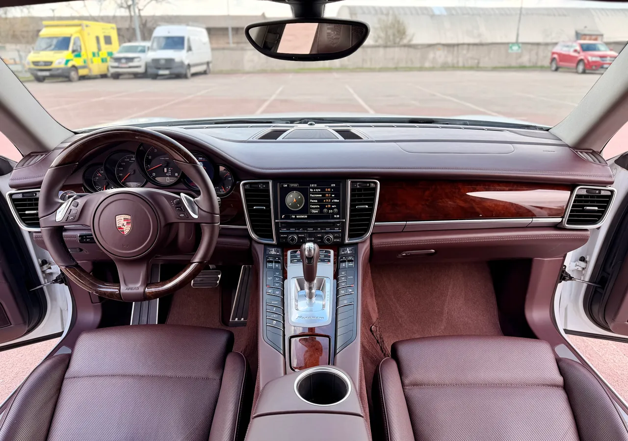 Porsche Panamera - фото 23