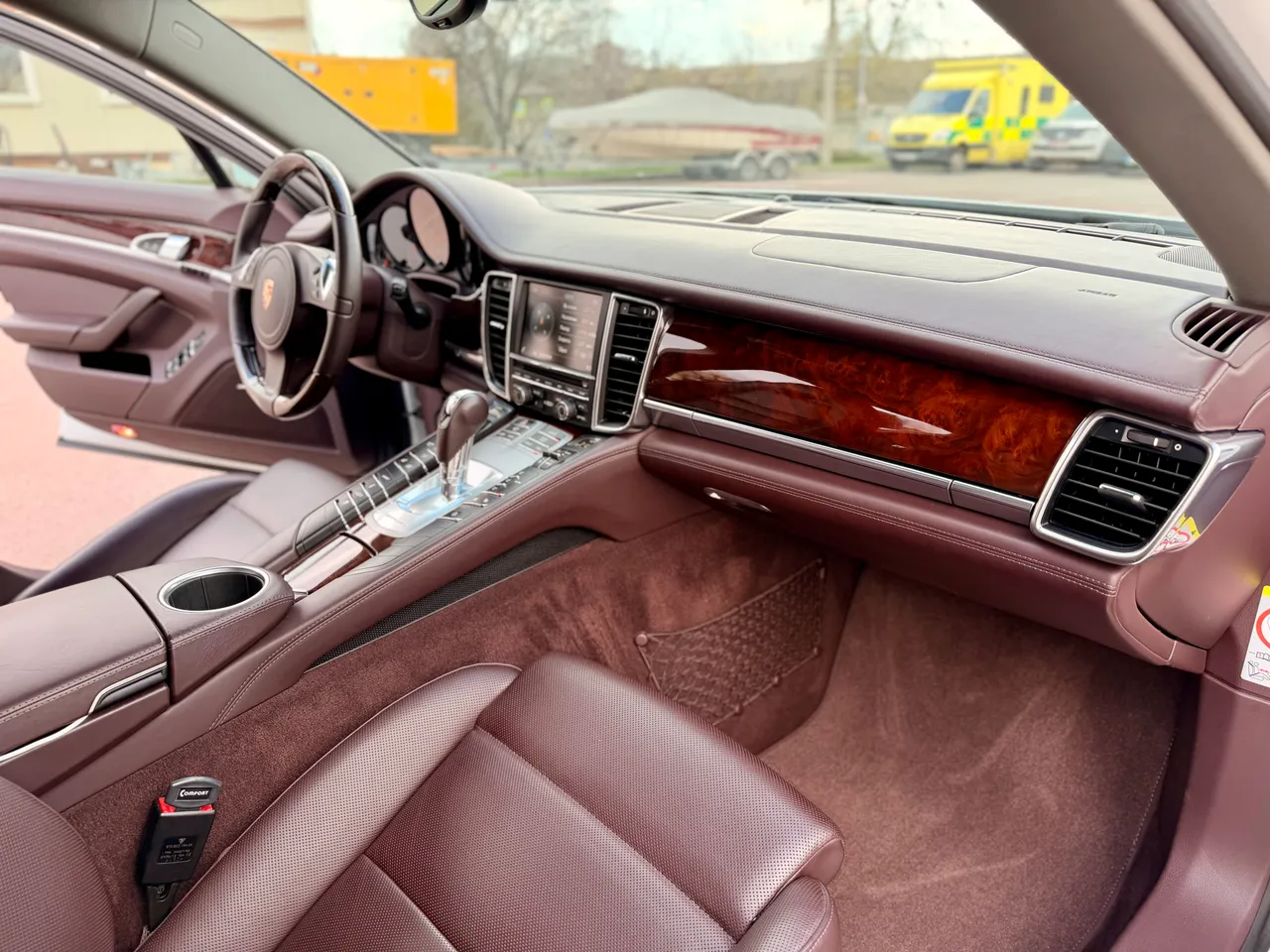 Porsche Panamera - фото 25