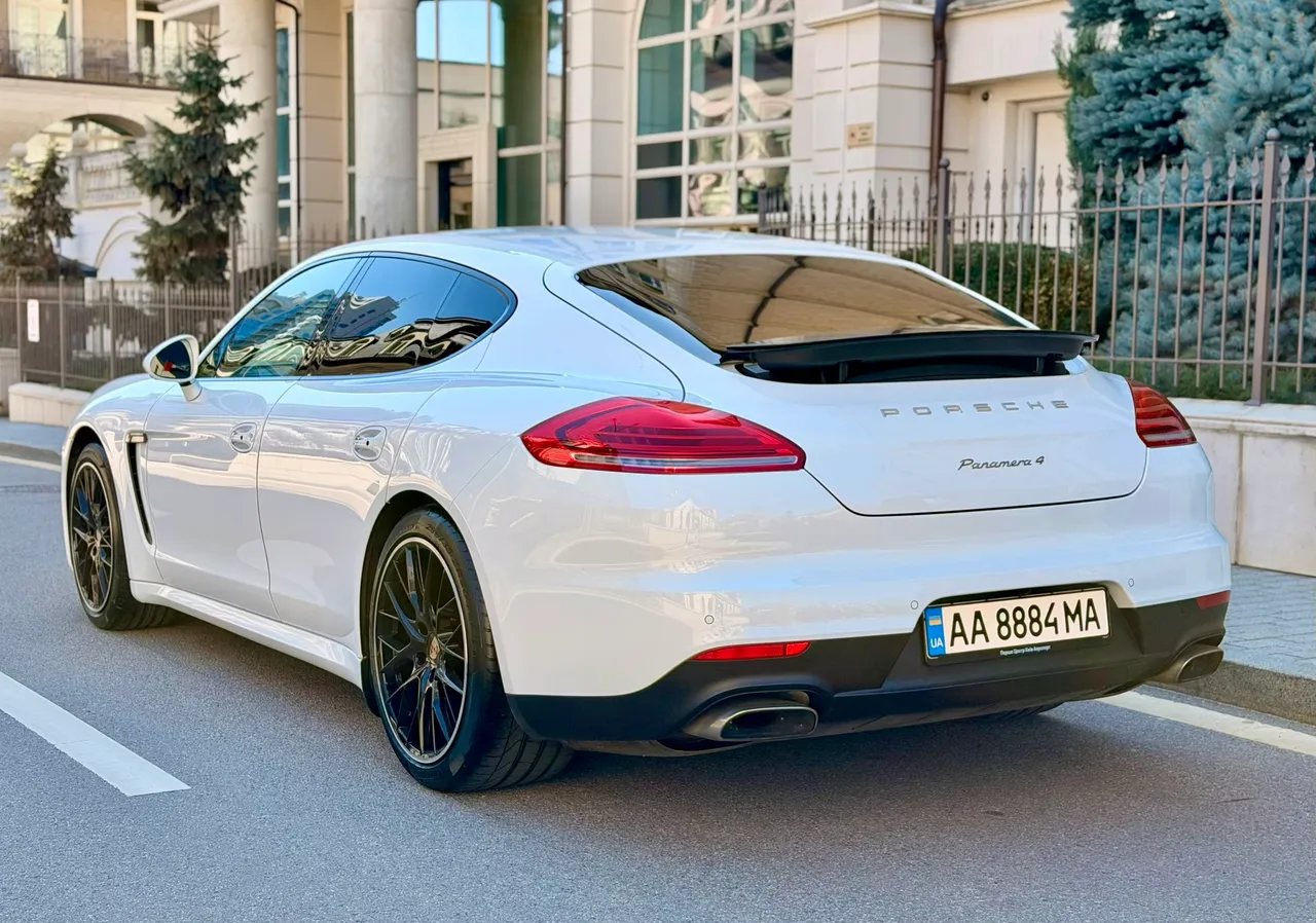 Porsche Panamera - фото 5