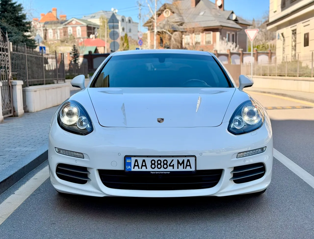 Porsche Panamera - фото 2