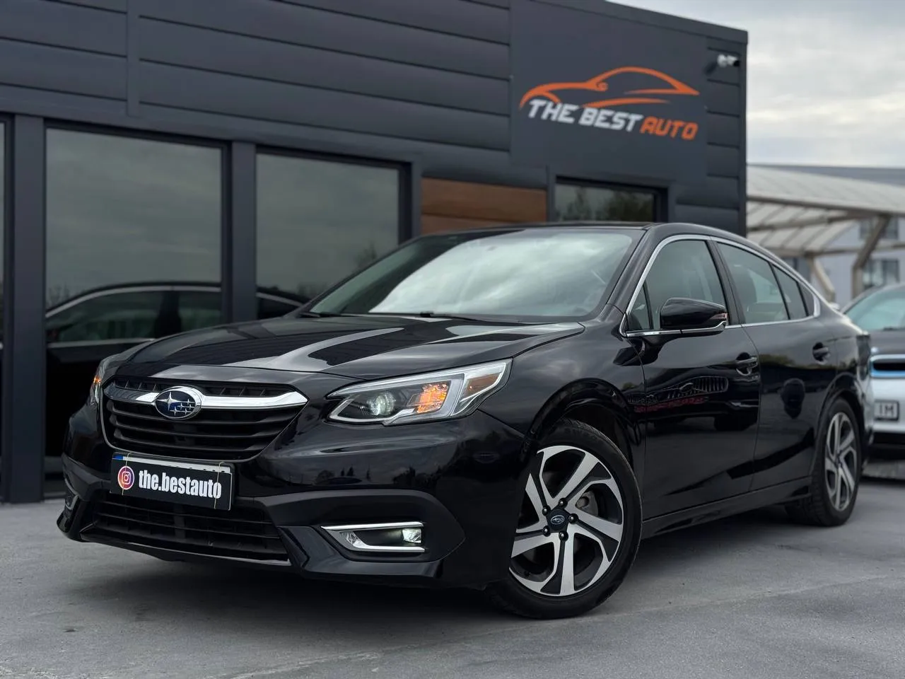 Subaru Legacy - фото 2