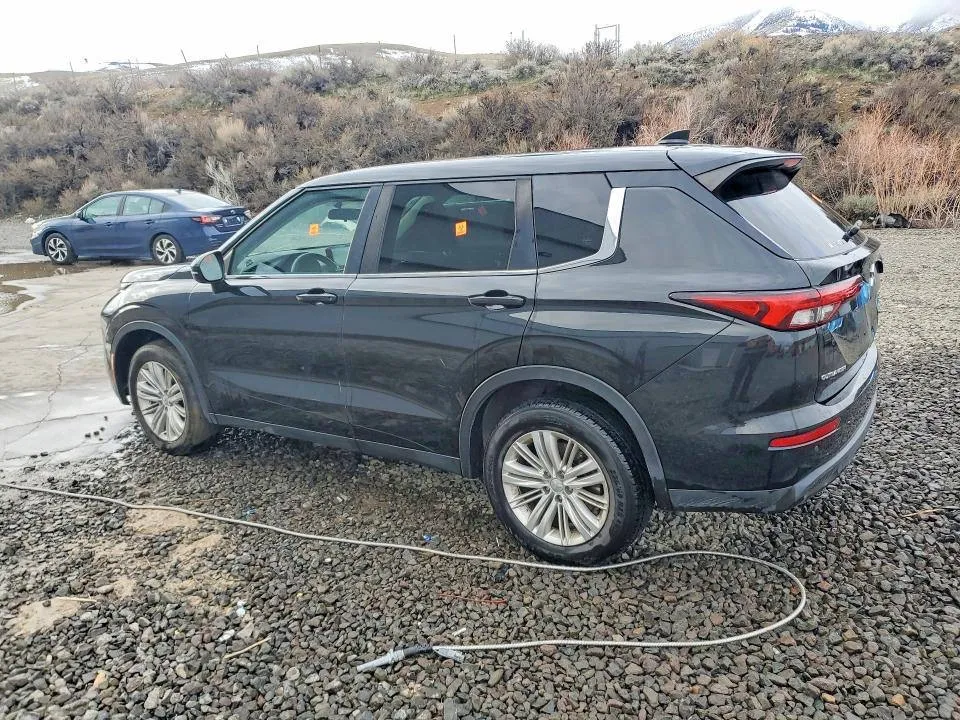 Mitsubishi Outlander - фото 2