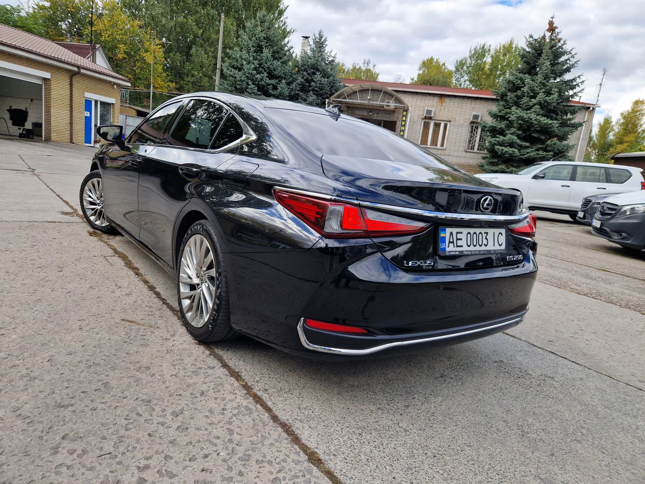 Lexus ES - фото 6