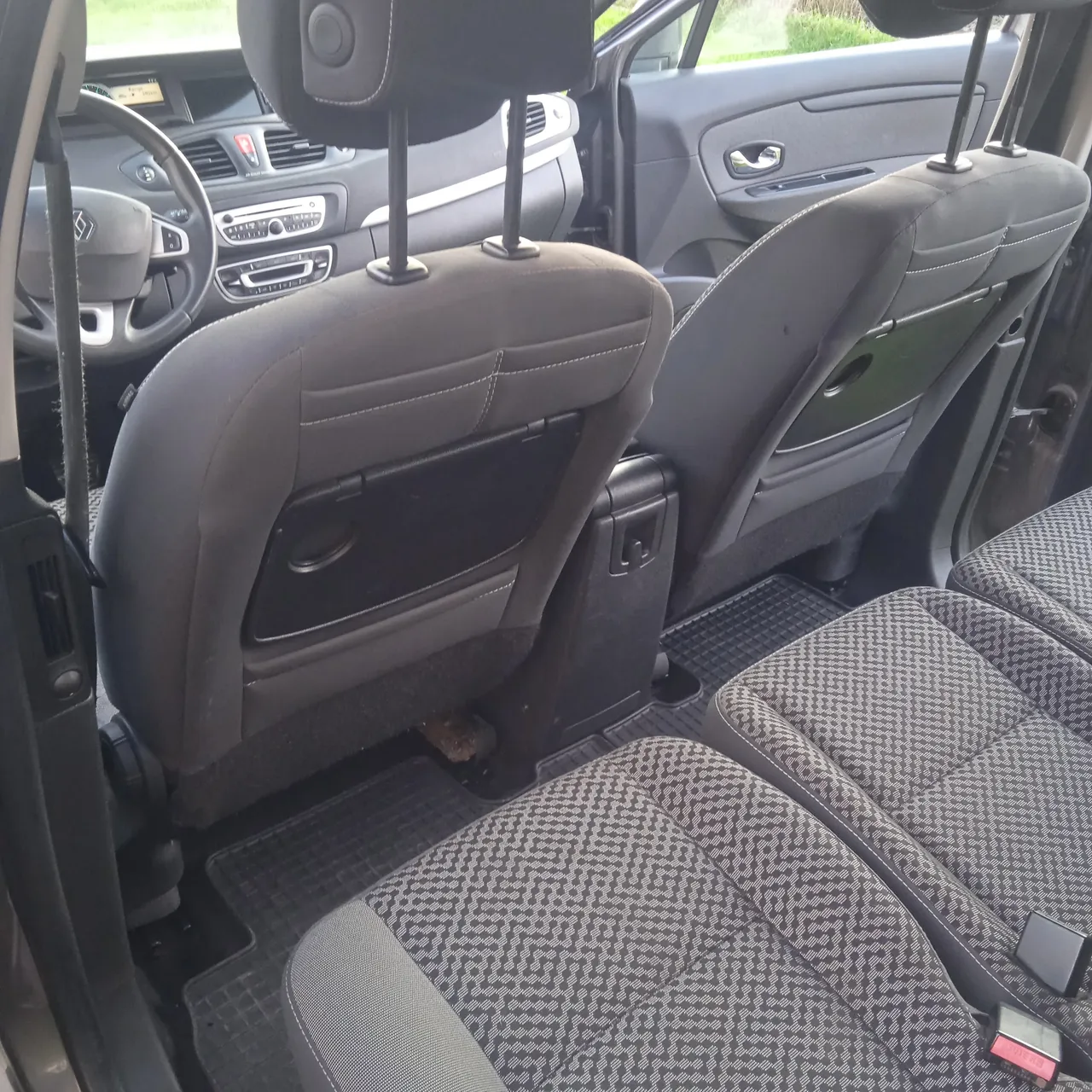 Renault Scenic - фото 9