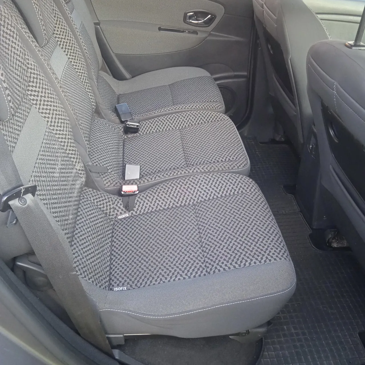 Renault Scenic - фото 14