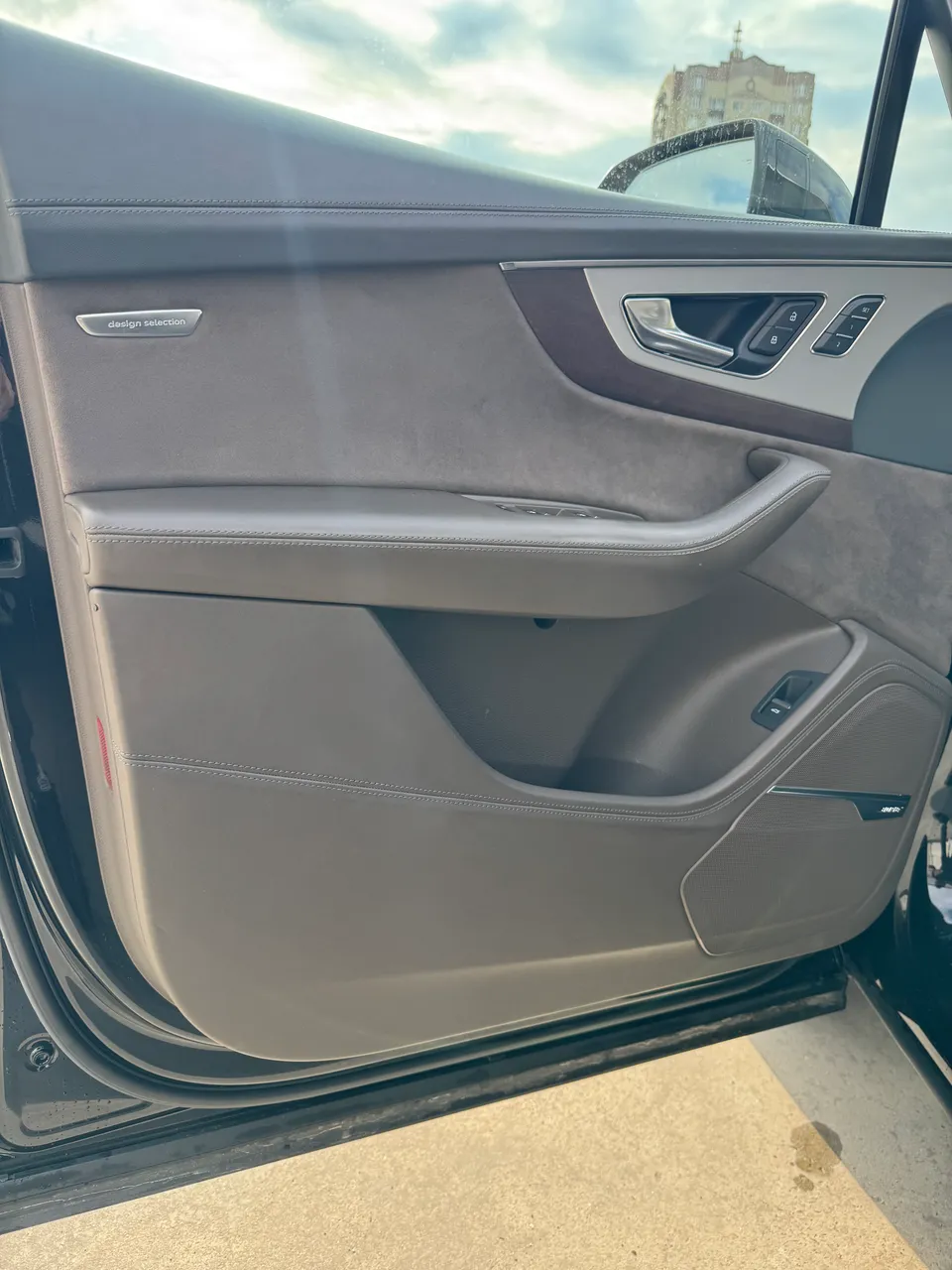 Audi Q7 - фото 8