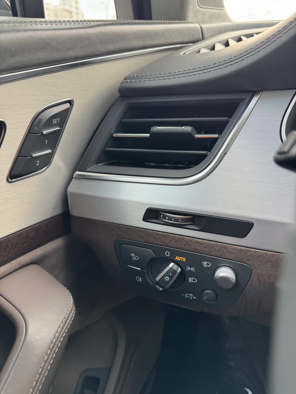 Audi Q7 - фото 12