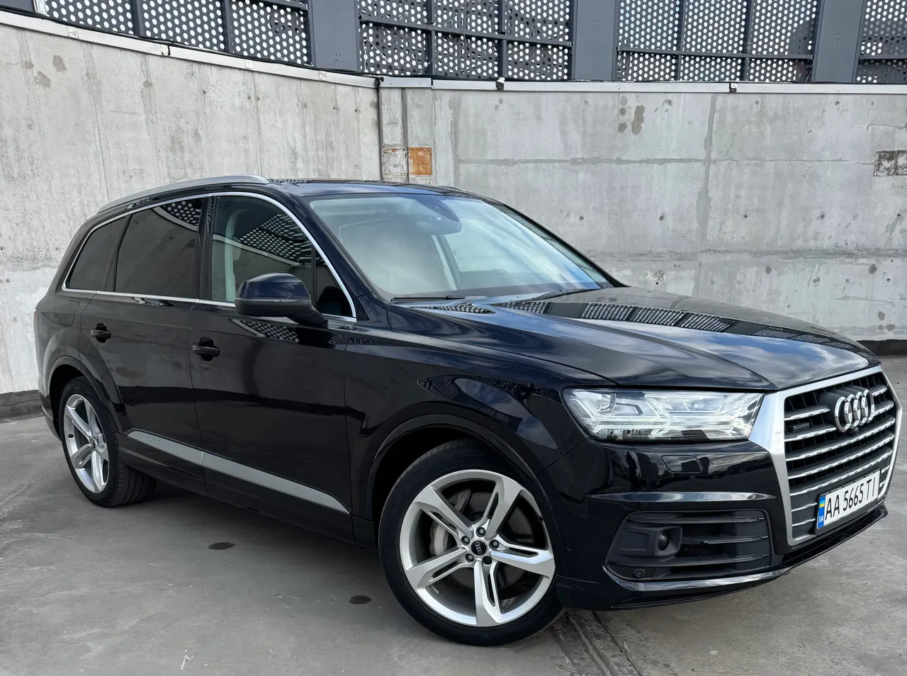 Audi Q7 - фото 6