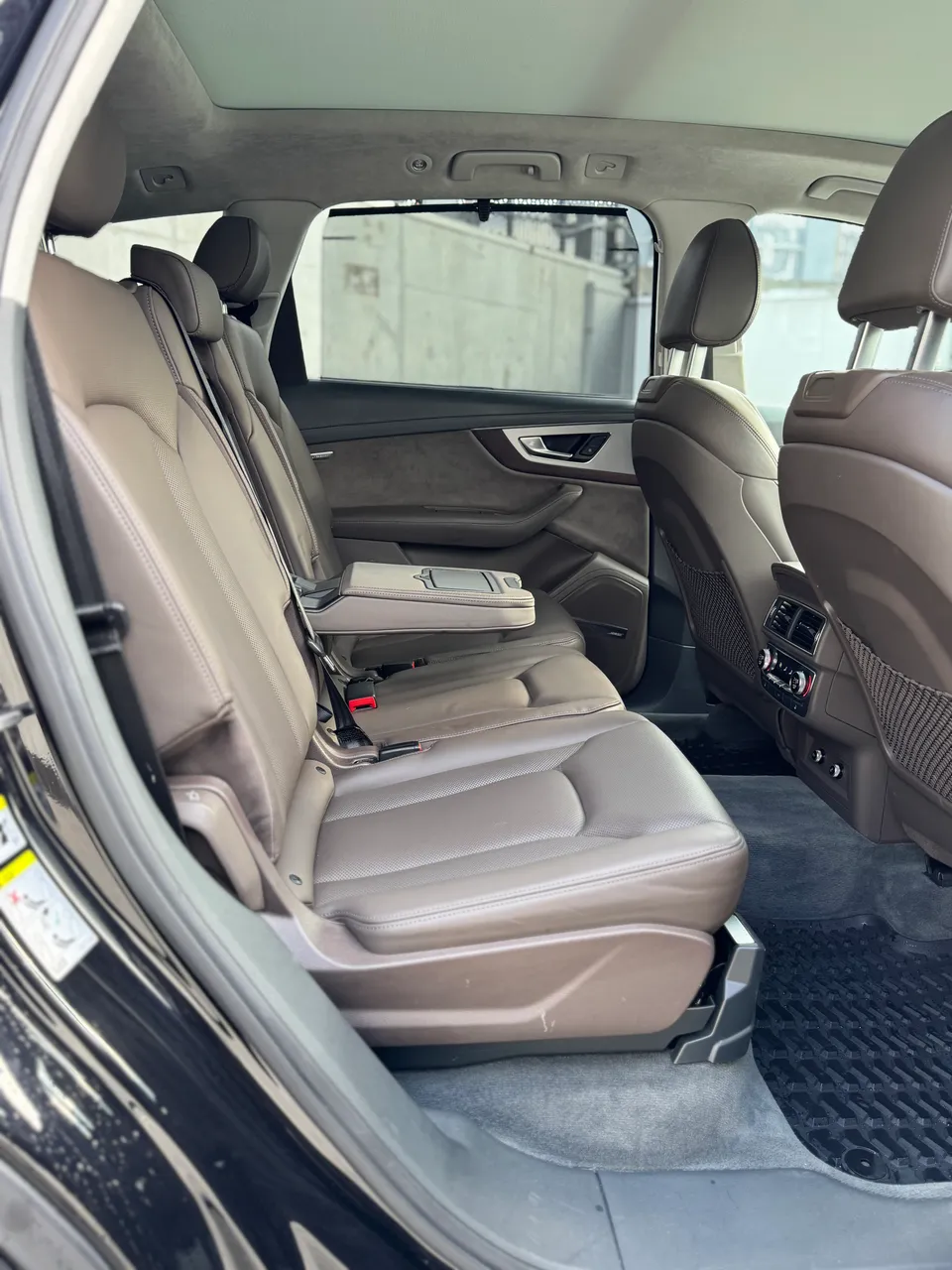 Audi Q7 - фото 13