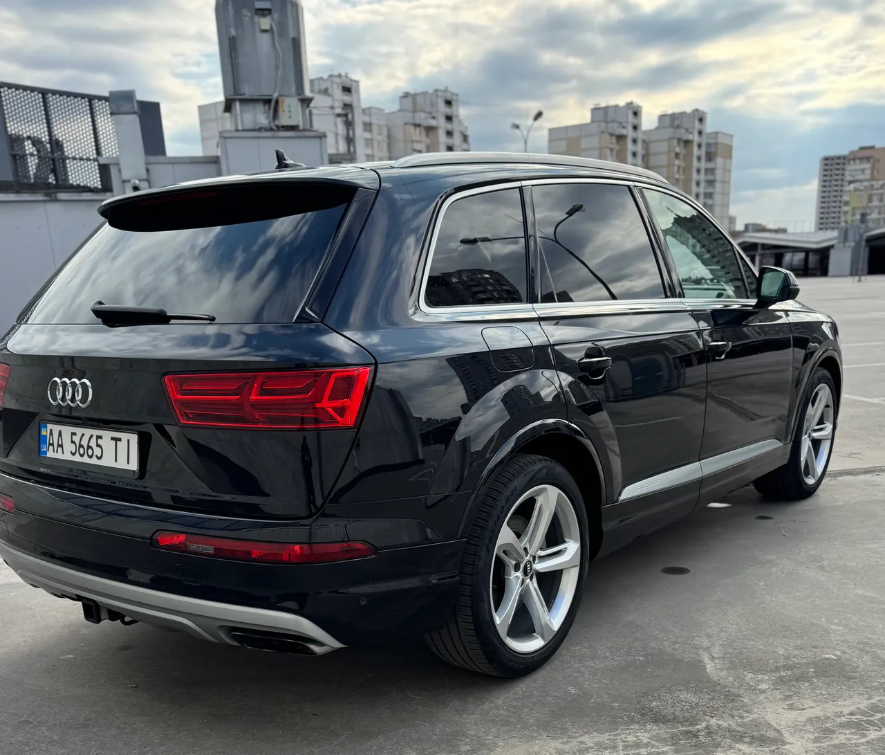 Audi Q7 - фото 5