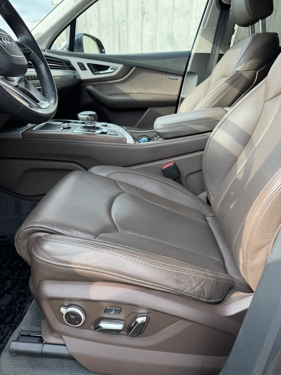 Audi Q7 - фото 2