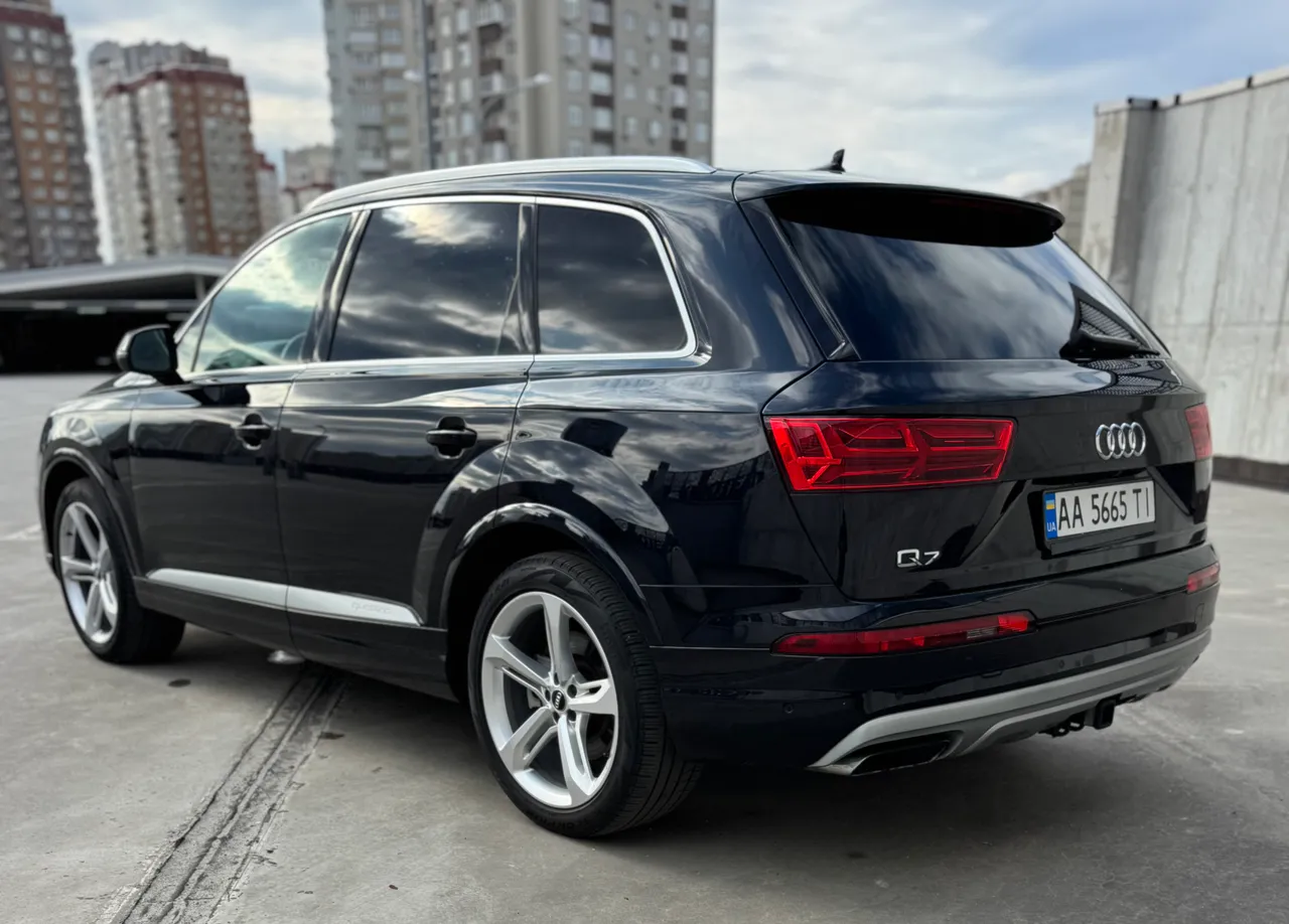 Audi Q7 - фото 3