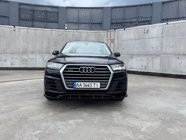 Audi Q7 - фото 1