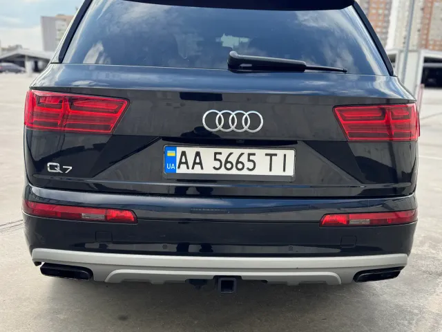 Audi Q7 - фото 3