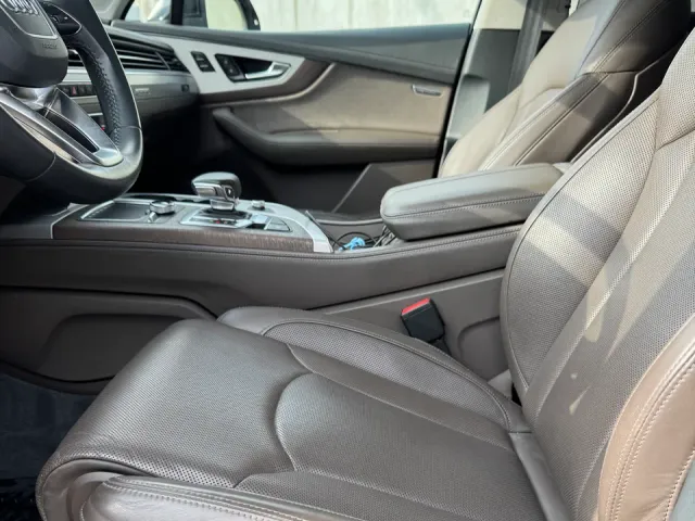 Audi Q7 - фото 2