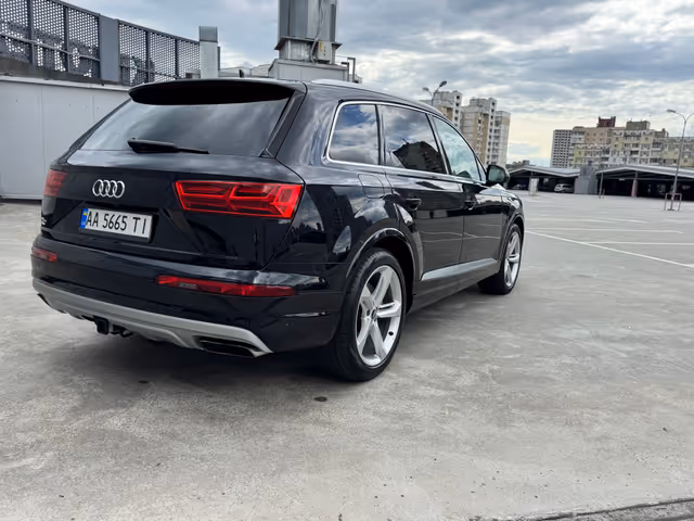 Audi Q7 - фото 5