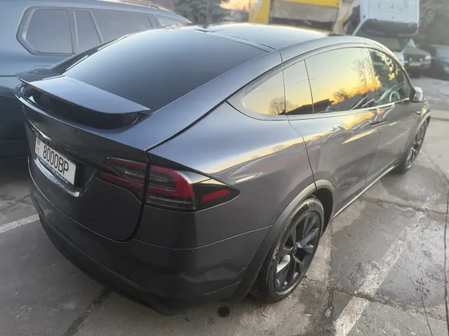Tesla Model X - фото 4