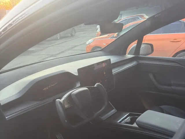 Tesla Model X - фото 2