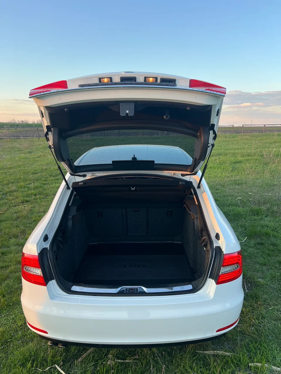 Skoda Superb - фото 8