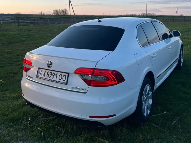 Skoda Superb - фото 5