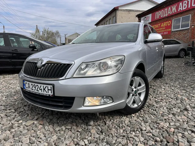 Skoda Octavia - фото 2