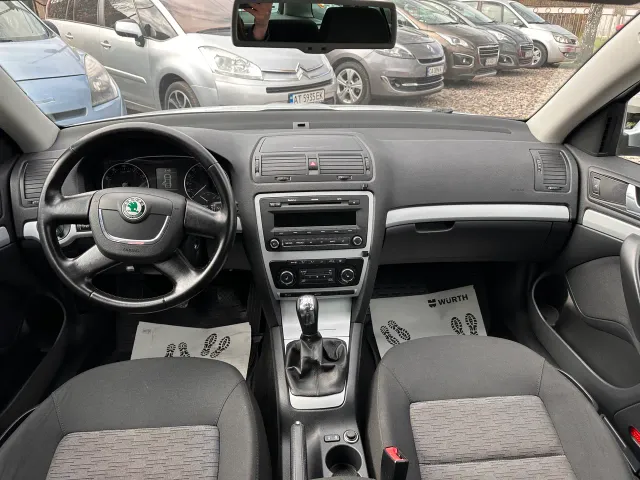 Skoda Octavia - фото 3