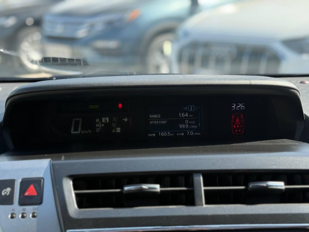 Toyota Prius - фото 1