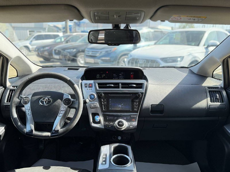 Toyota Prius - фото 11