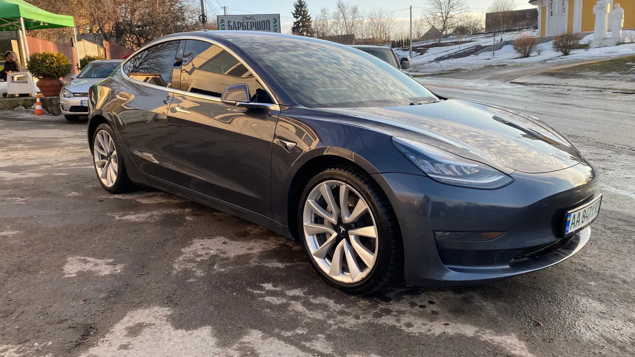 Tesla Model 3 - фото 7