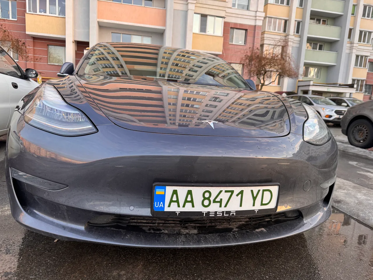 Tesla Model 3 - фото 1